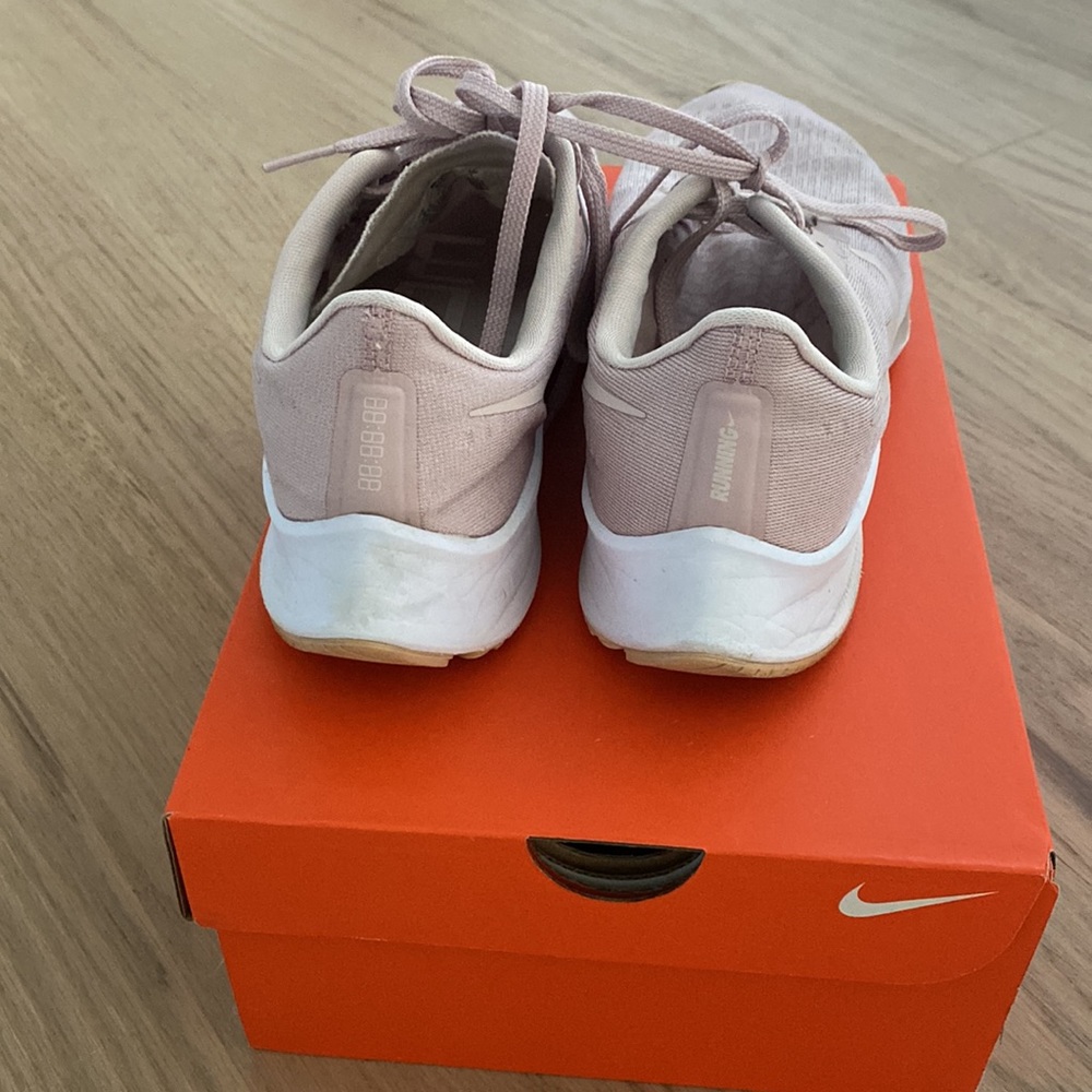 Nike Air Zoom Pegasus - Women’s Size 8 - Picture 3 of 7